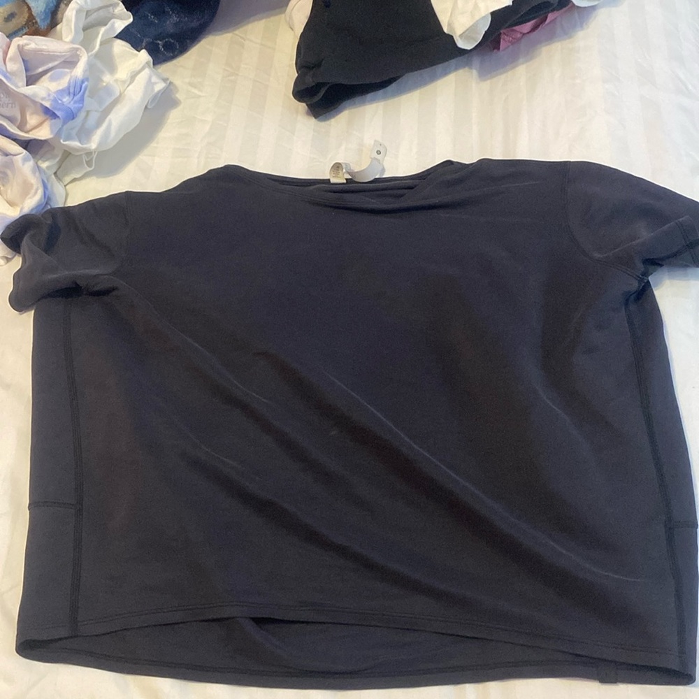 Lululemon T shirt - Picture 1 of 4